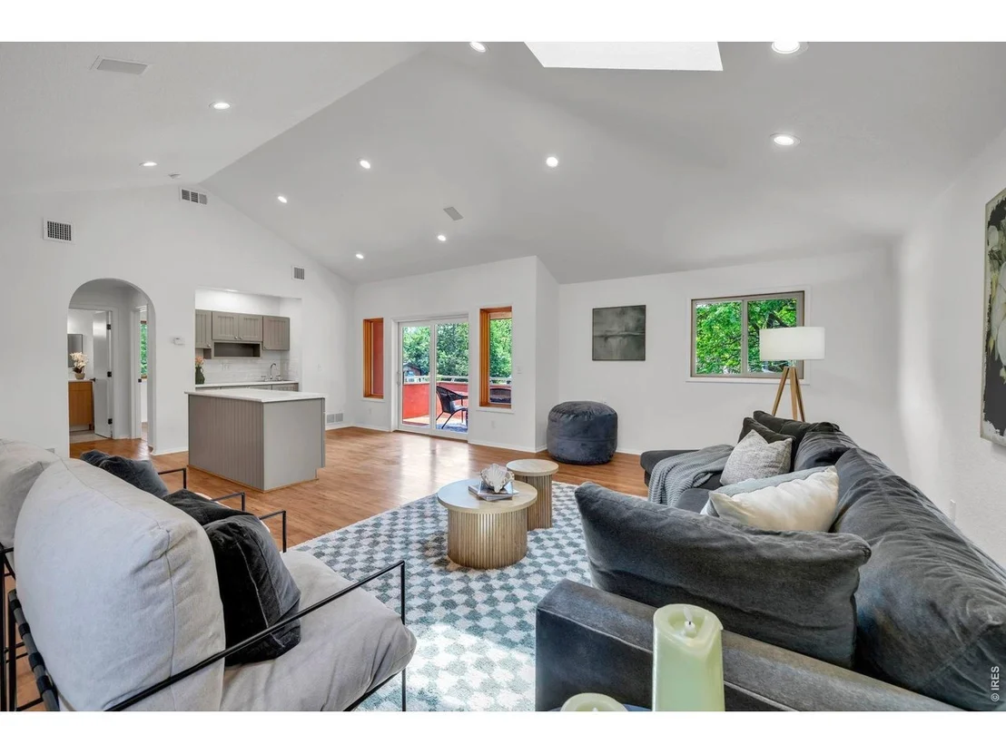 Photo of 3565 Martin Dr