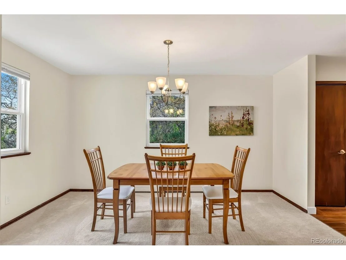Photo of 243 Dawson Dr