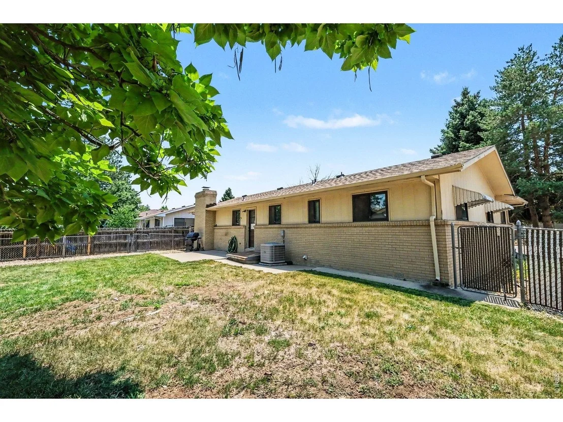 Photo of 1320 Garden Cir