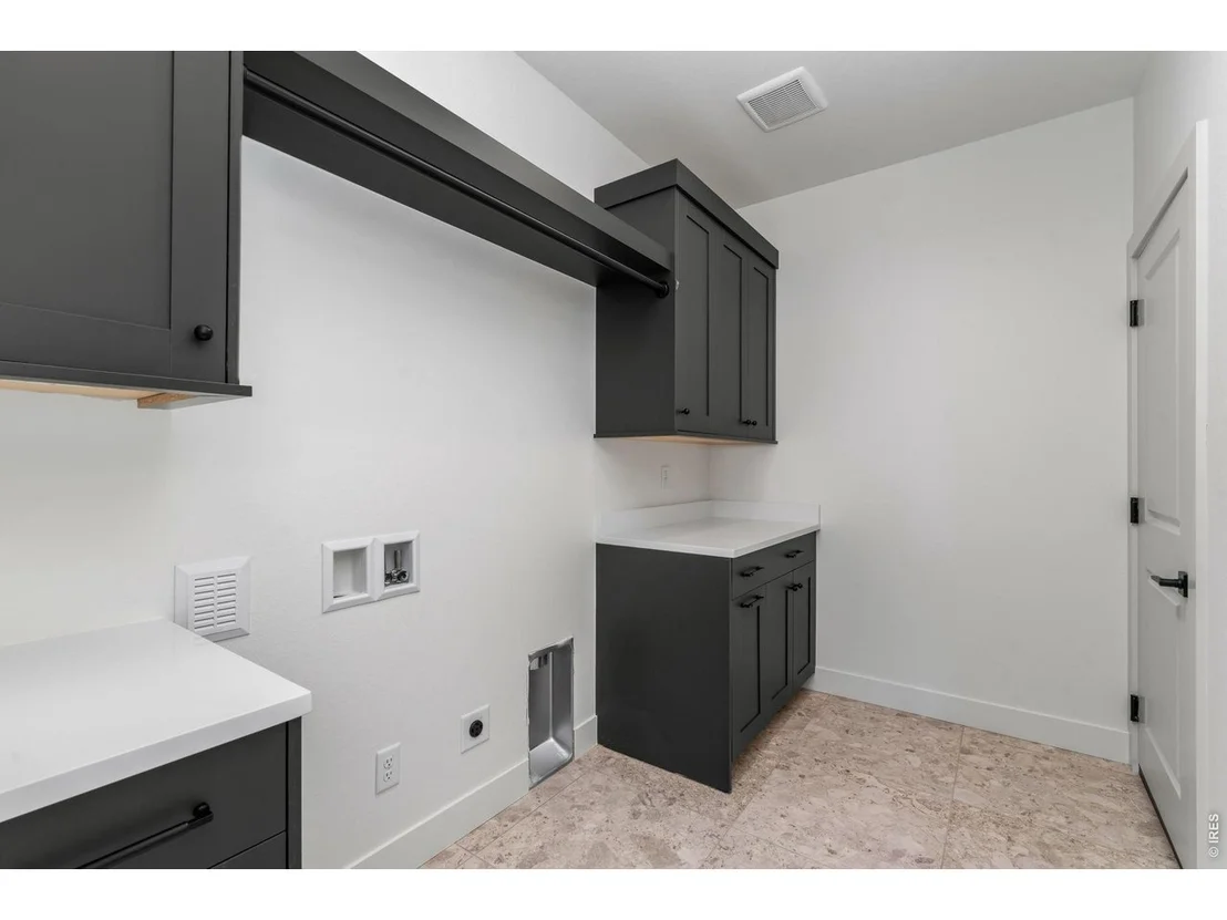 Photo of 832 Clydesdale Dr