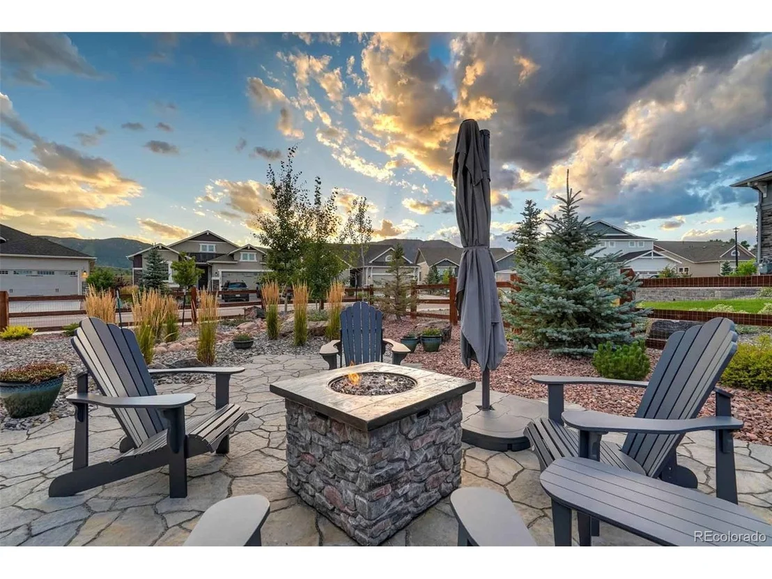 Photo of 2584 Lakes Edge Dr