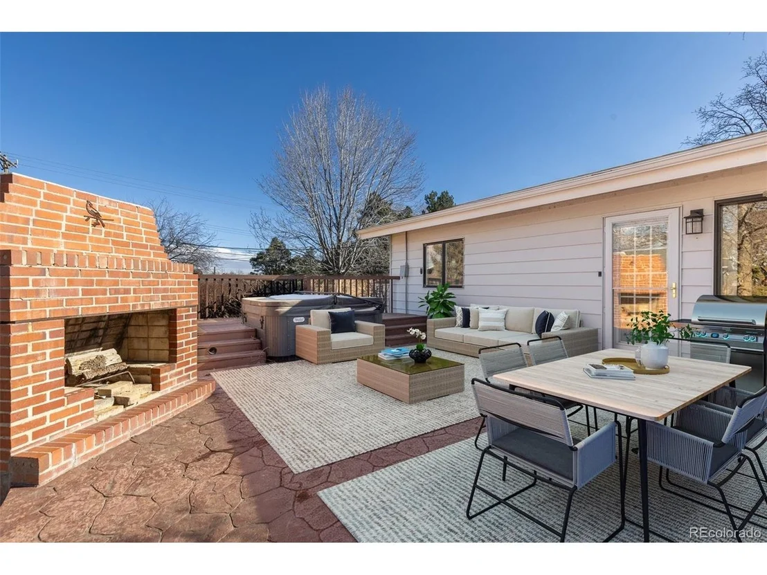 Photo of 2318 Sunset Ln