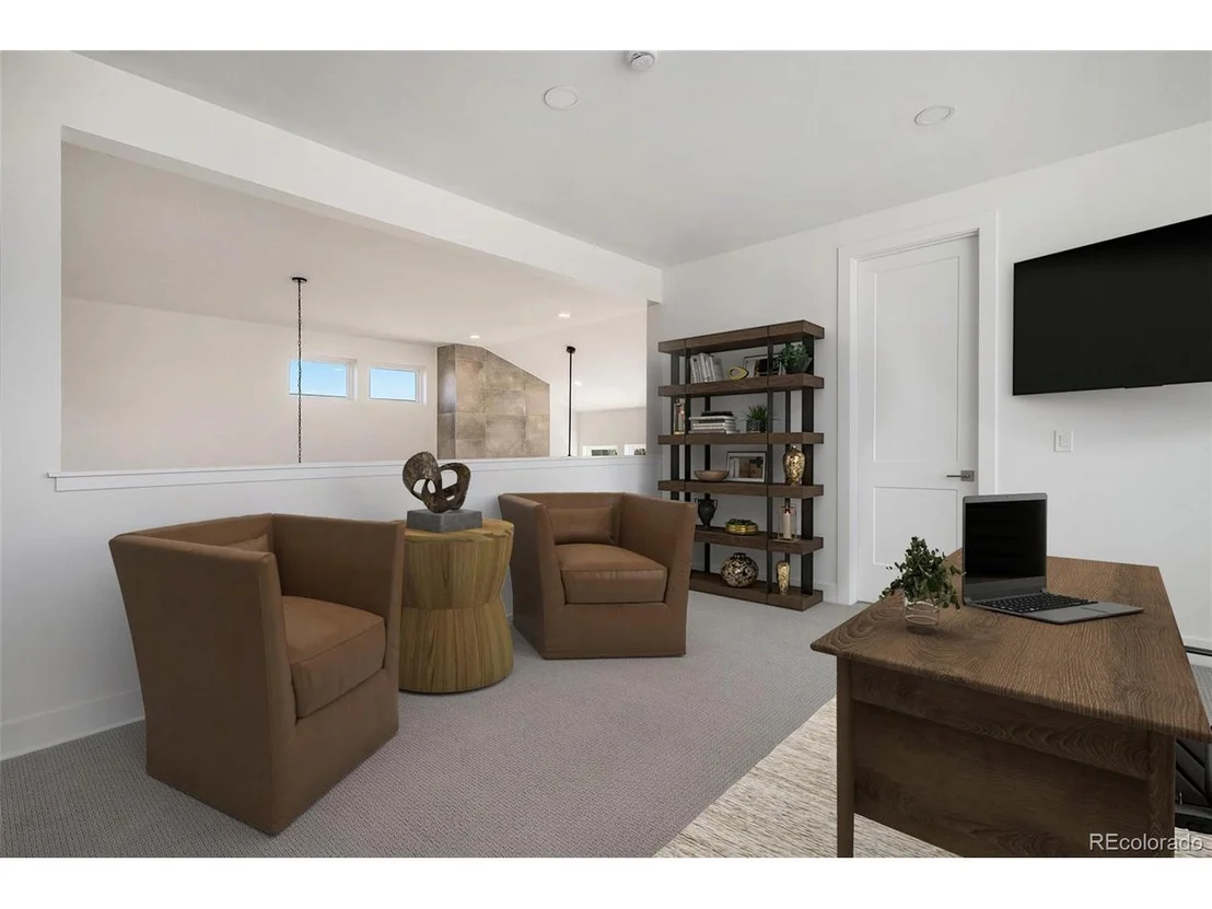 Photo of 400 Thompson Ave