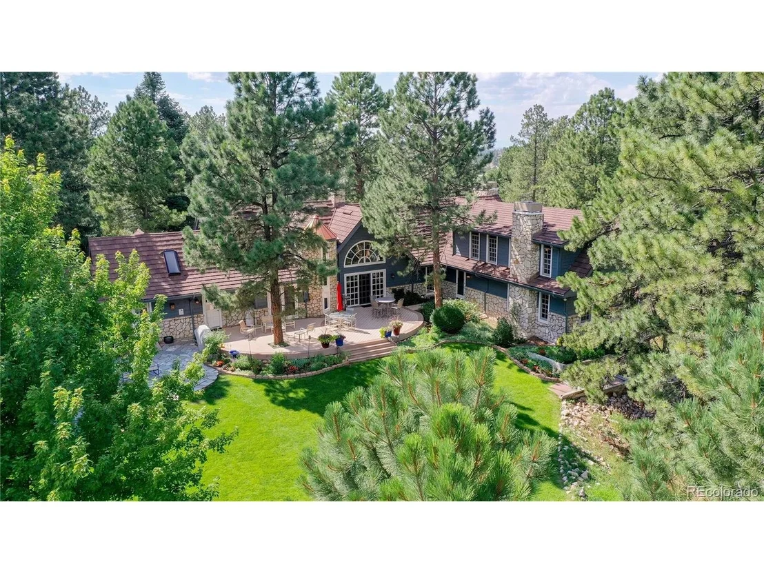 Photo of 424 Red Deer Rd