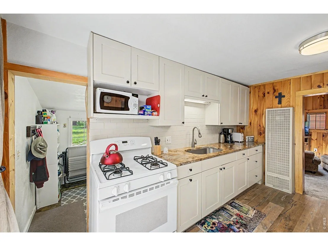 Photo of 259 Riverside Dr