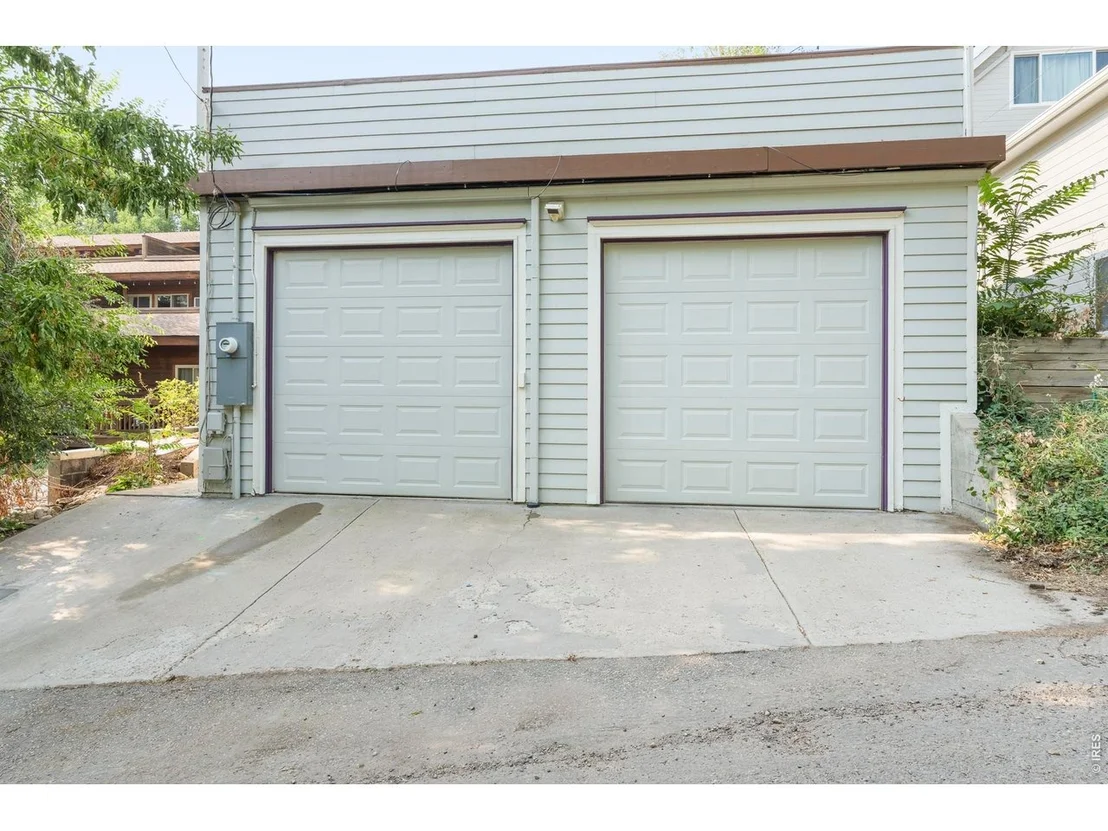 Photo of 805 Dewey Ave