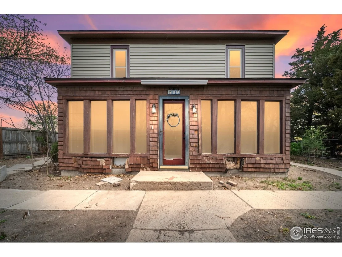 Photo of 213 W 3rd Ave