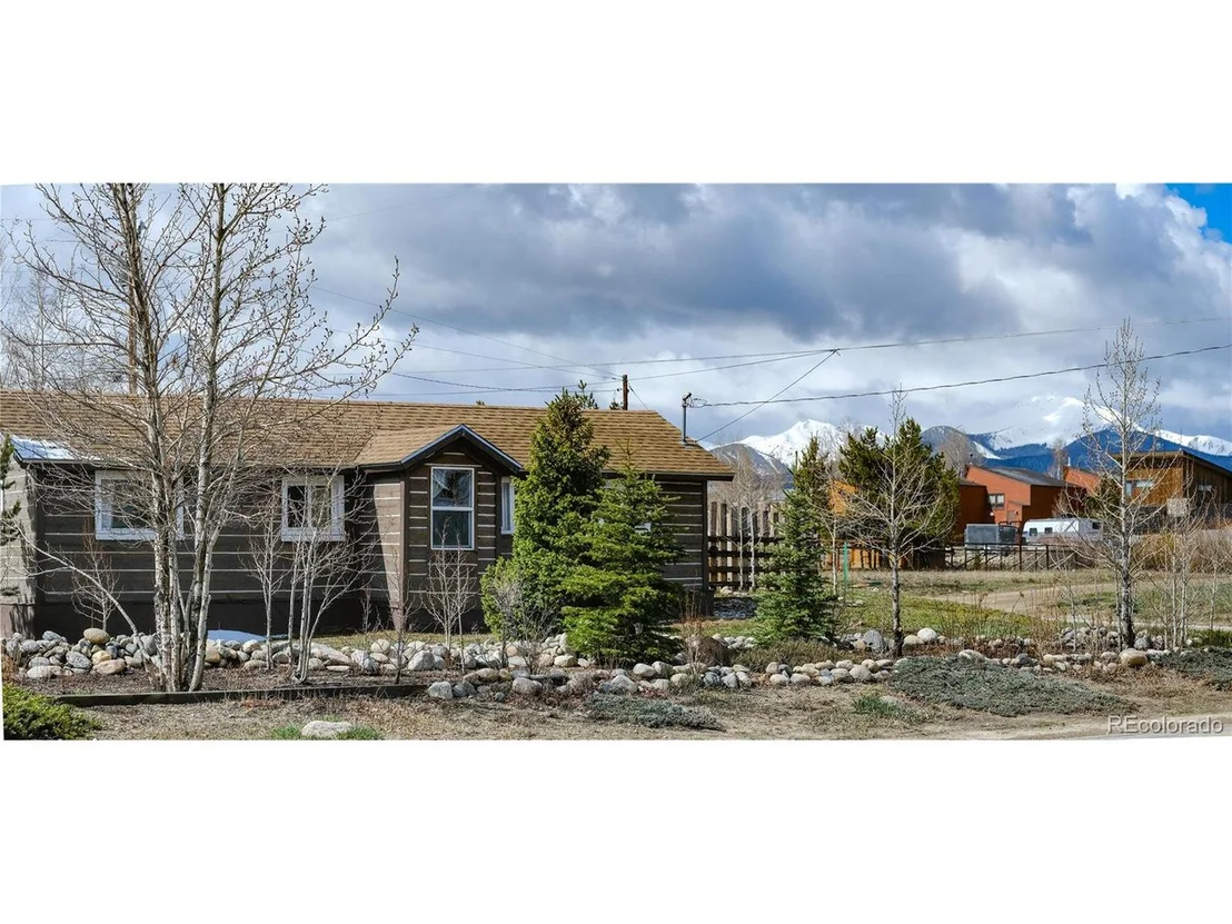Photo of 102 Fraser Ave