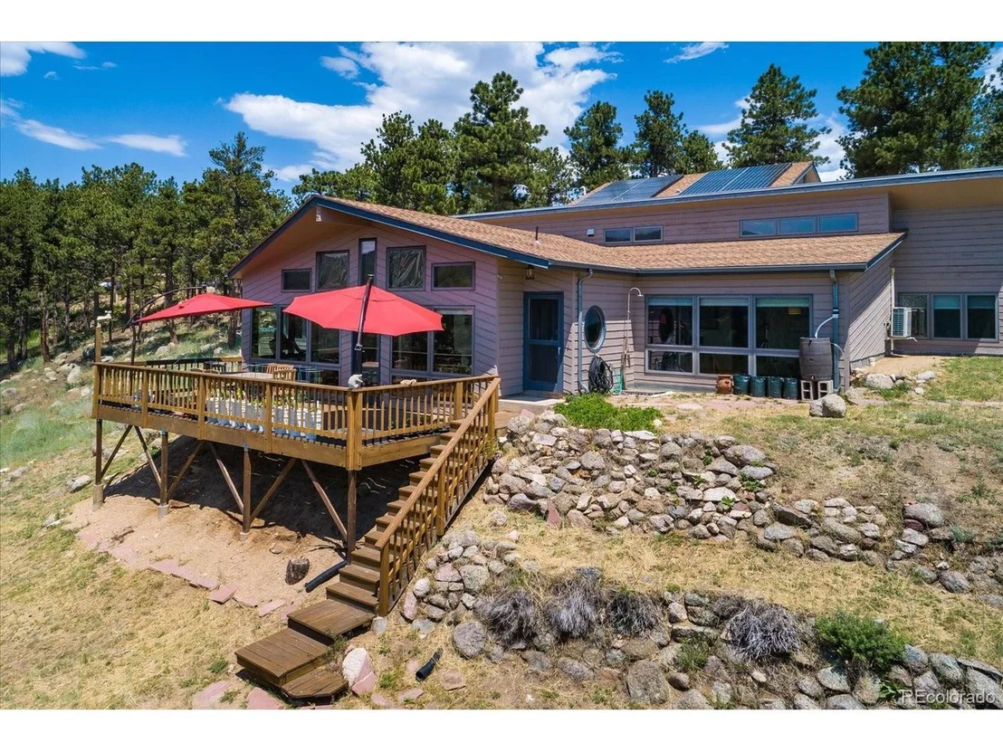Photo of 326 Peakview Rd