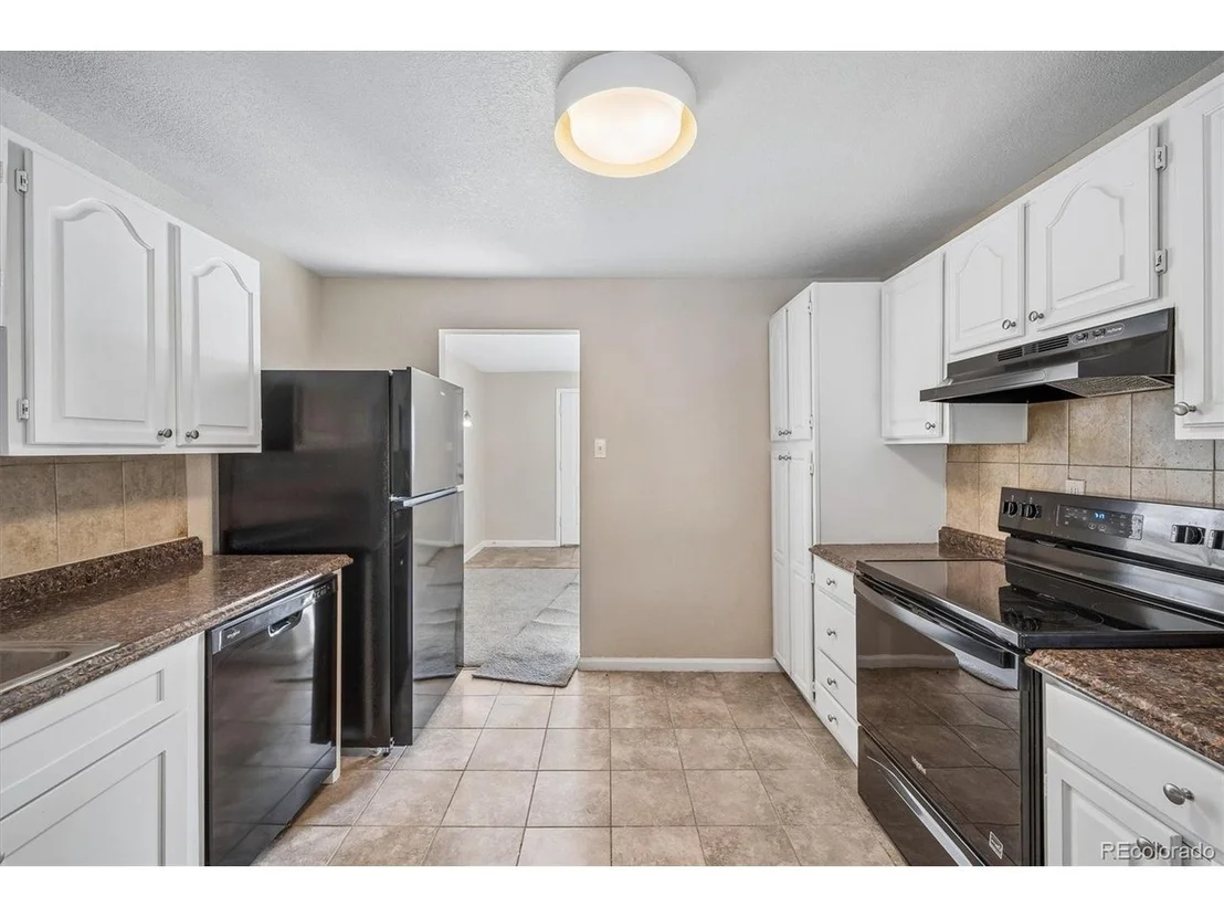 Photo of 3065 Wheeling St