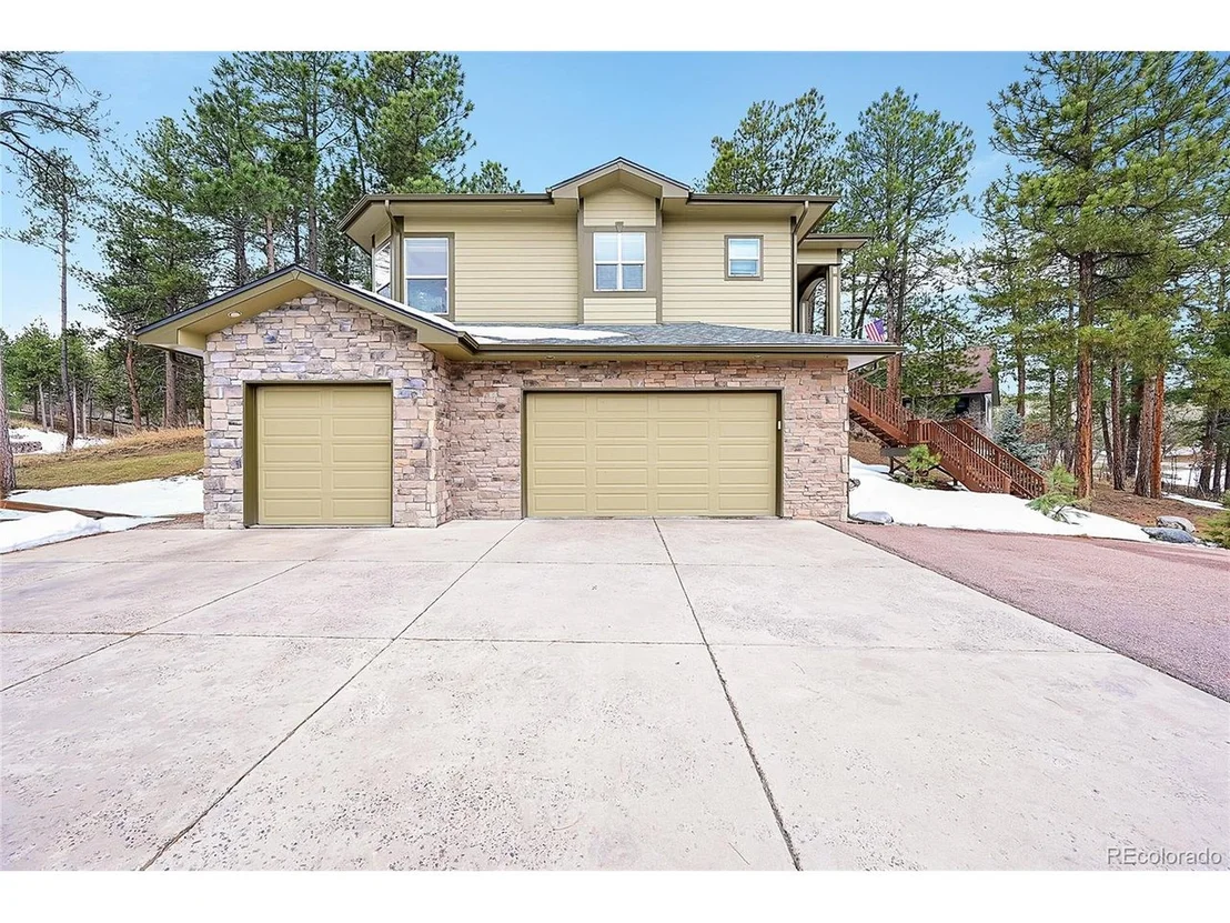 Photo of 882 Independence Dr