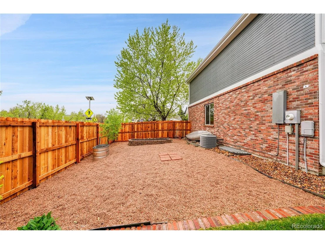 Photo of 1101 Ridgeview Cir