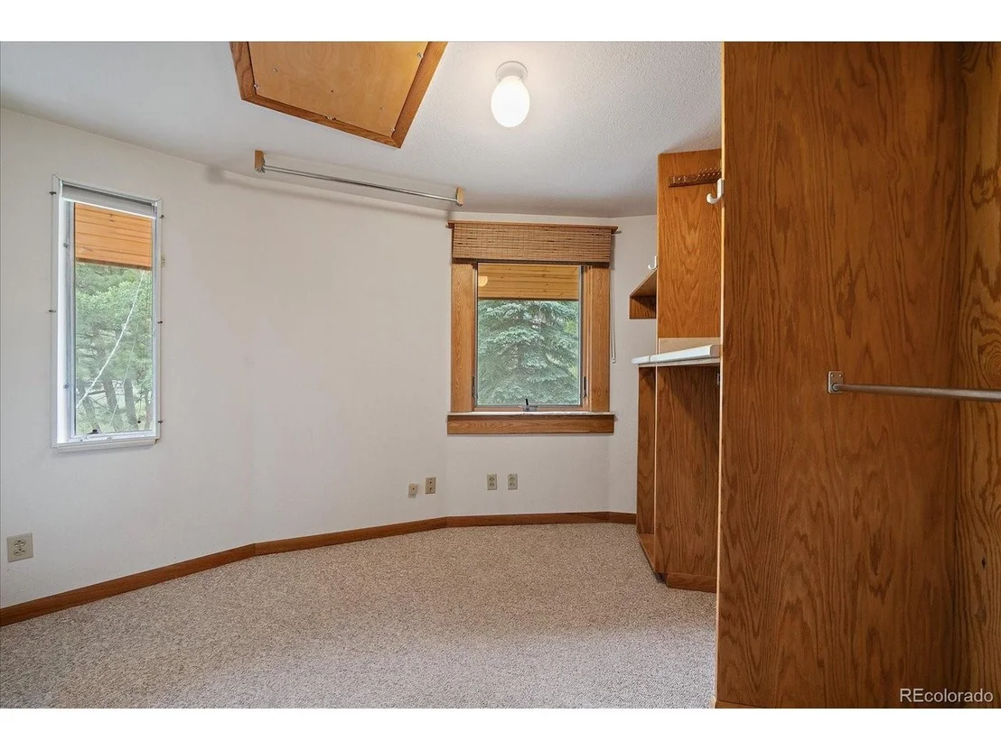 Photo of 475 Circle Dr