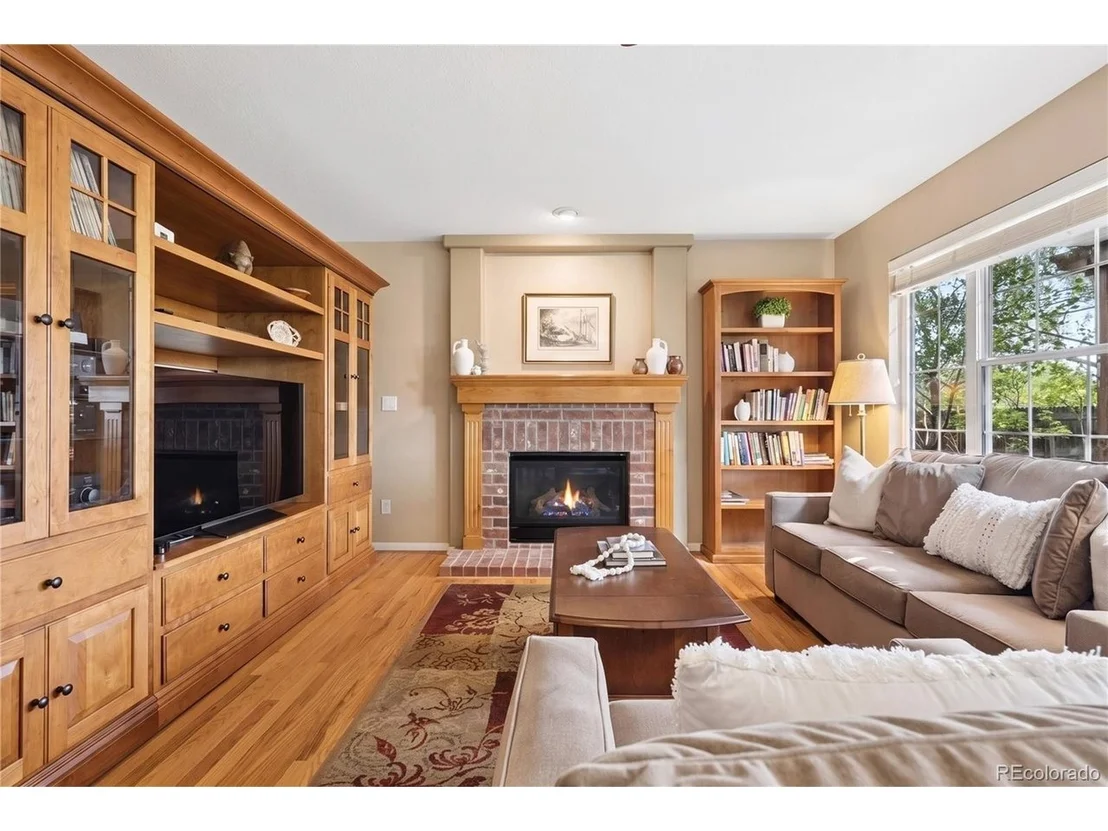 Photo of 423 Pinewood Cir