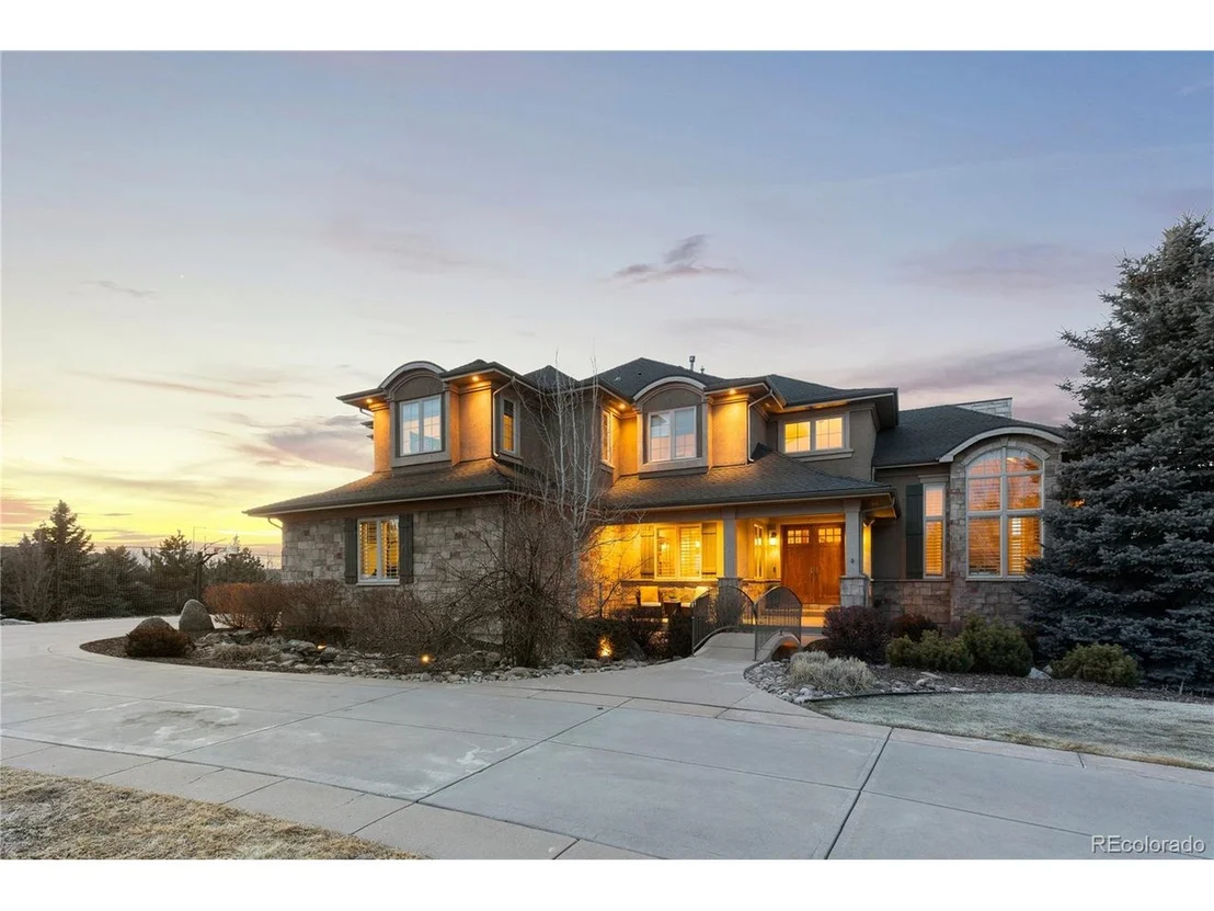 Photo of 8737 Ridgepoint Dr