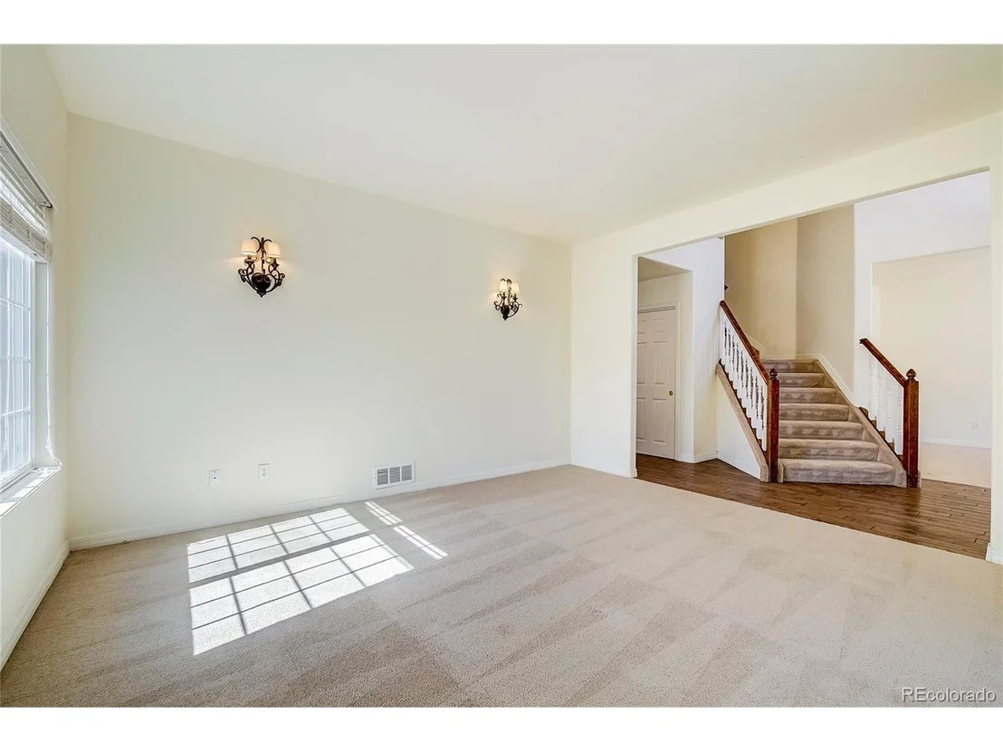Photo of 1670 Ridgeview Cir
