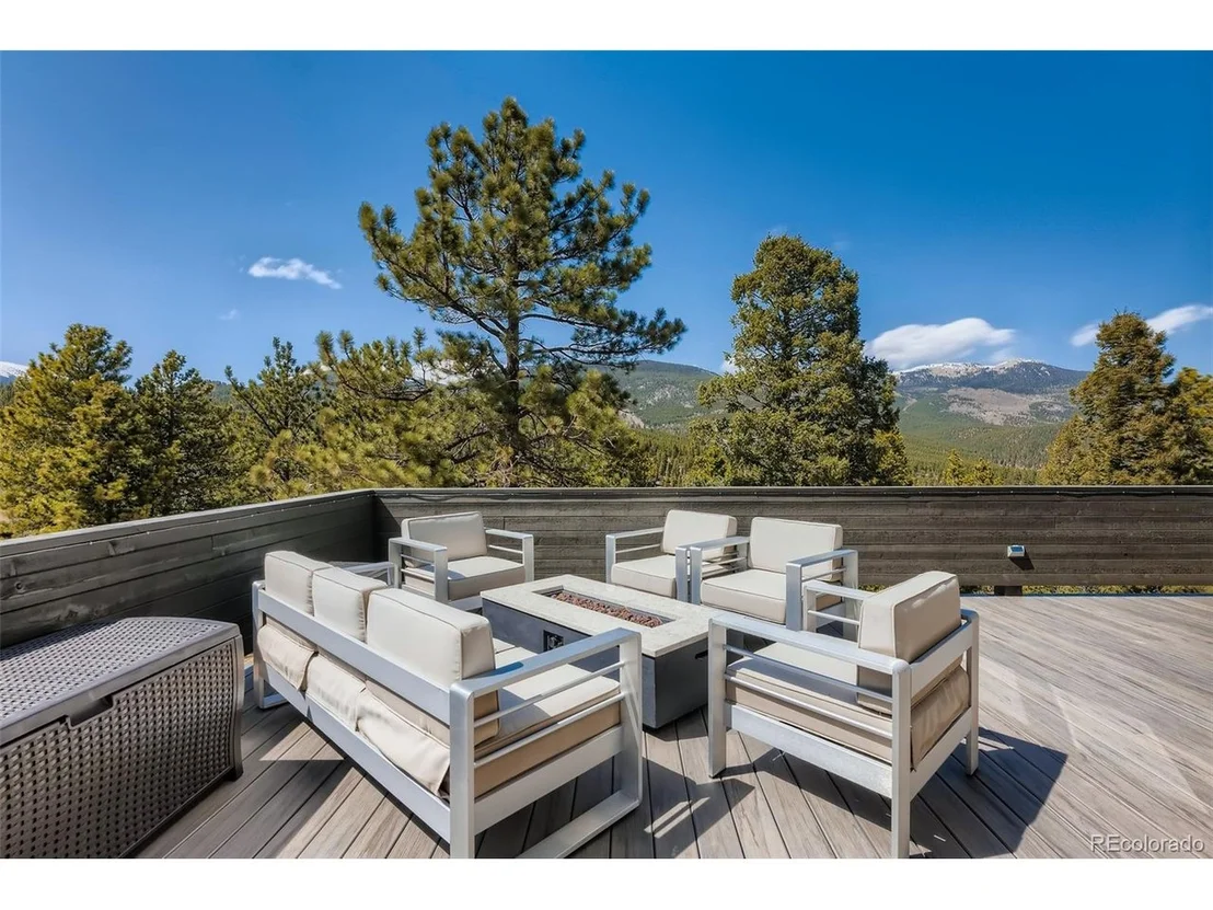 Photo of 422 Highlands Dr