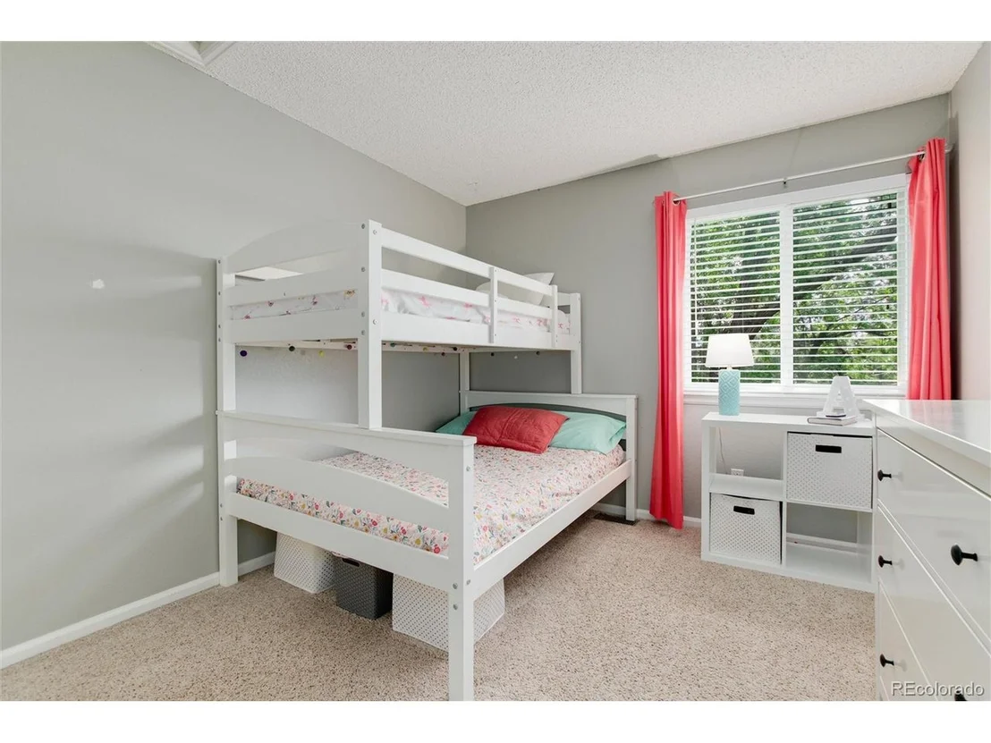 Photo of 882 Garden Dr