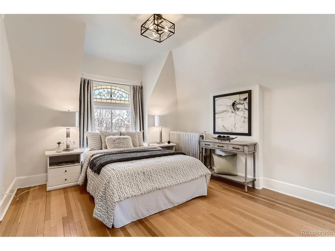 Photo of 3345 Bryant St