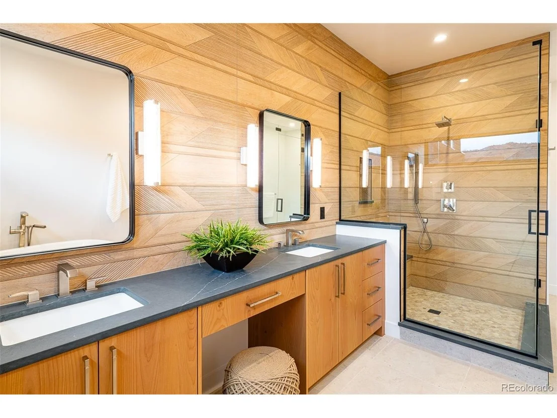 Photo of 2126 Vine Ave