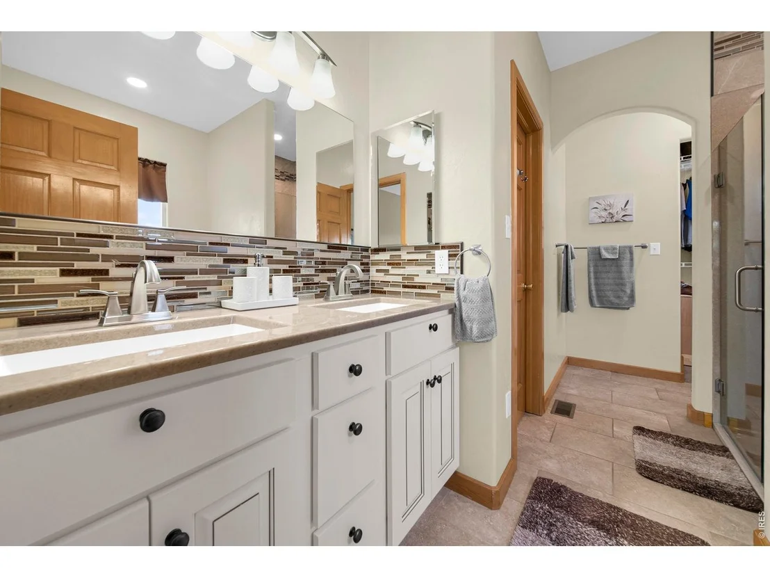 Photo of 48 Bachar Dr
