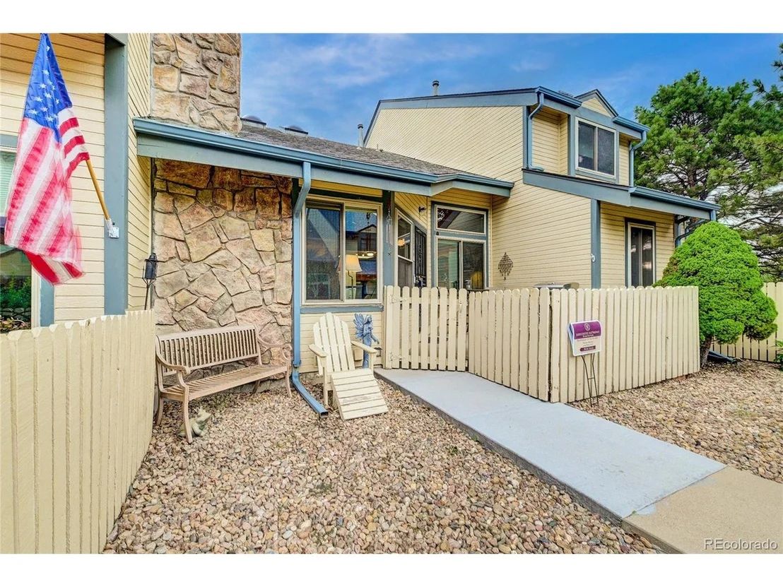 Photo of Unit E at 8774 Allison Dr