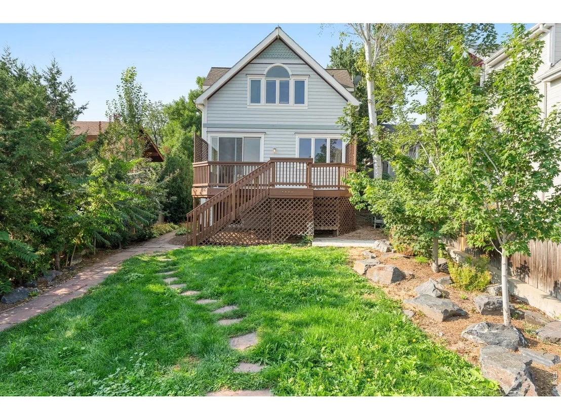 Photo of 805 Dewey Ave