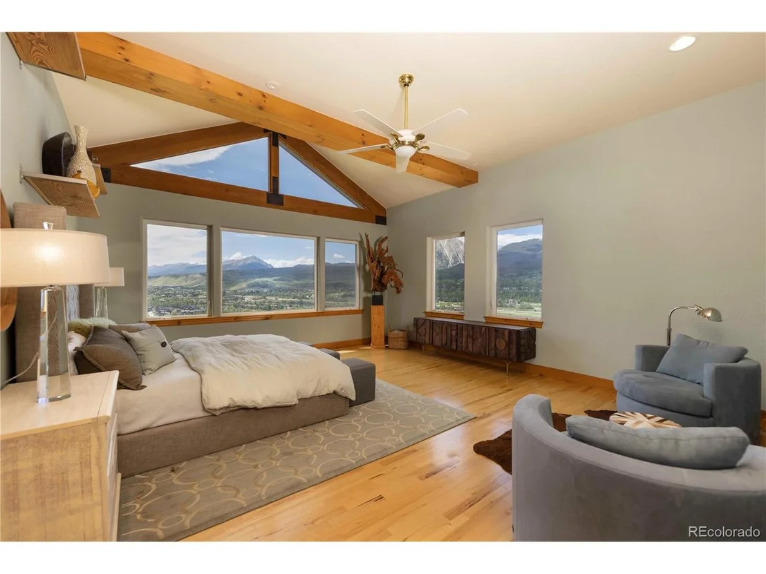 Photo of 948 Hamilton Creek Rd