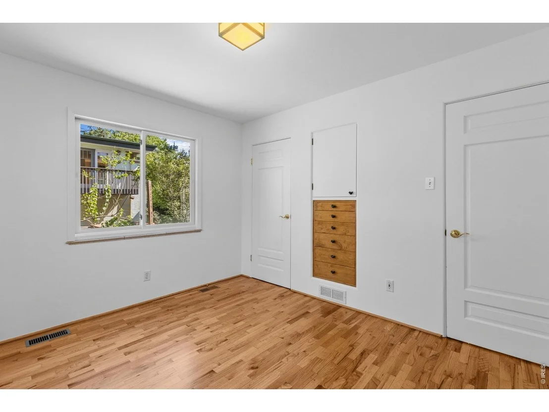 Photo of 1709 Mariposa Ave