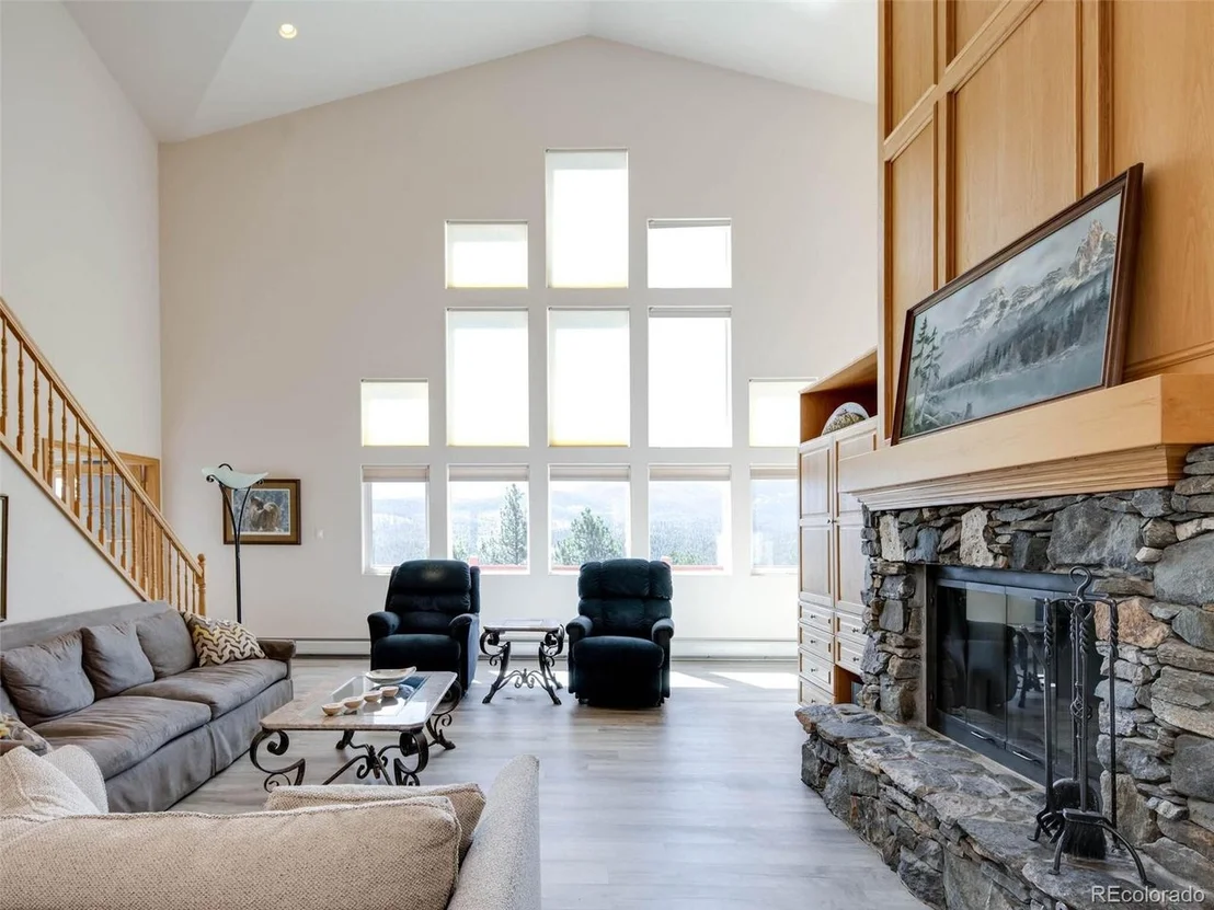 Photo of 180 Nuthatch Rd