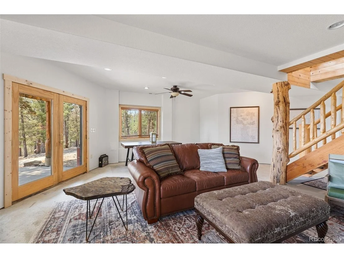 Photo of 559 Bellows Rd
