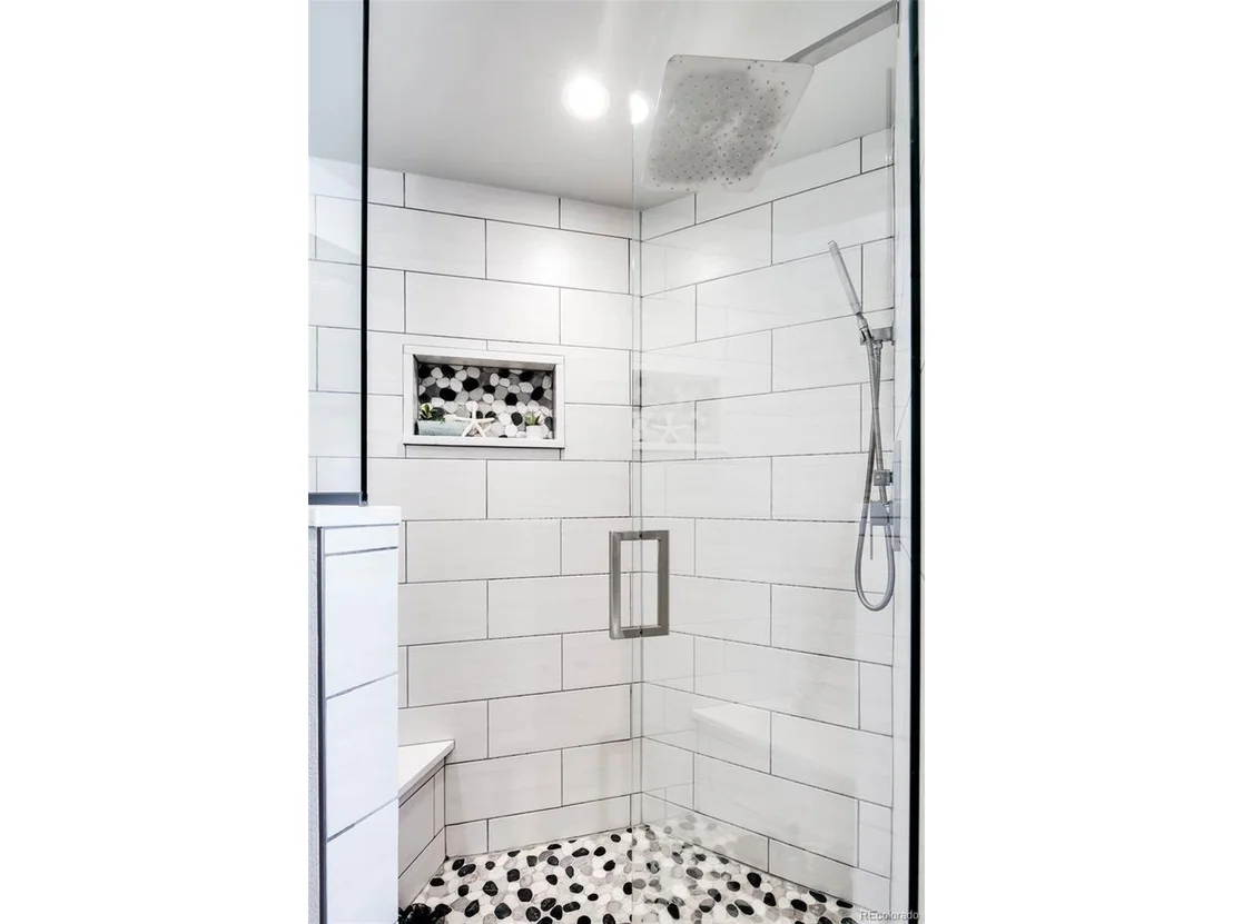 Photo of 5303 Iris St