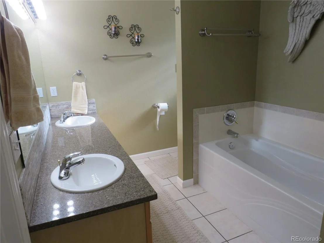 Photo of 445 Skyline Dr