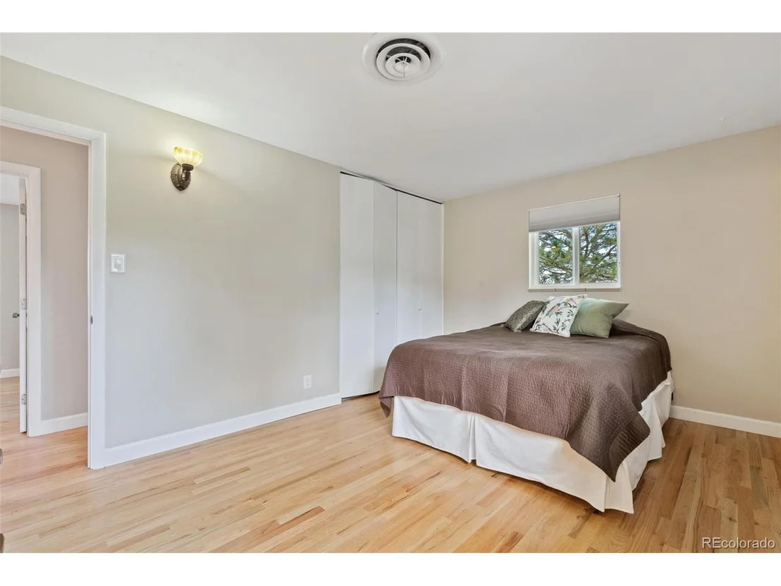 Photo of 1202 W 100th Pl