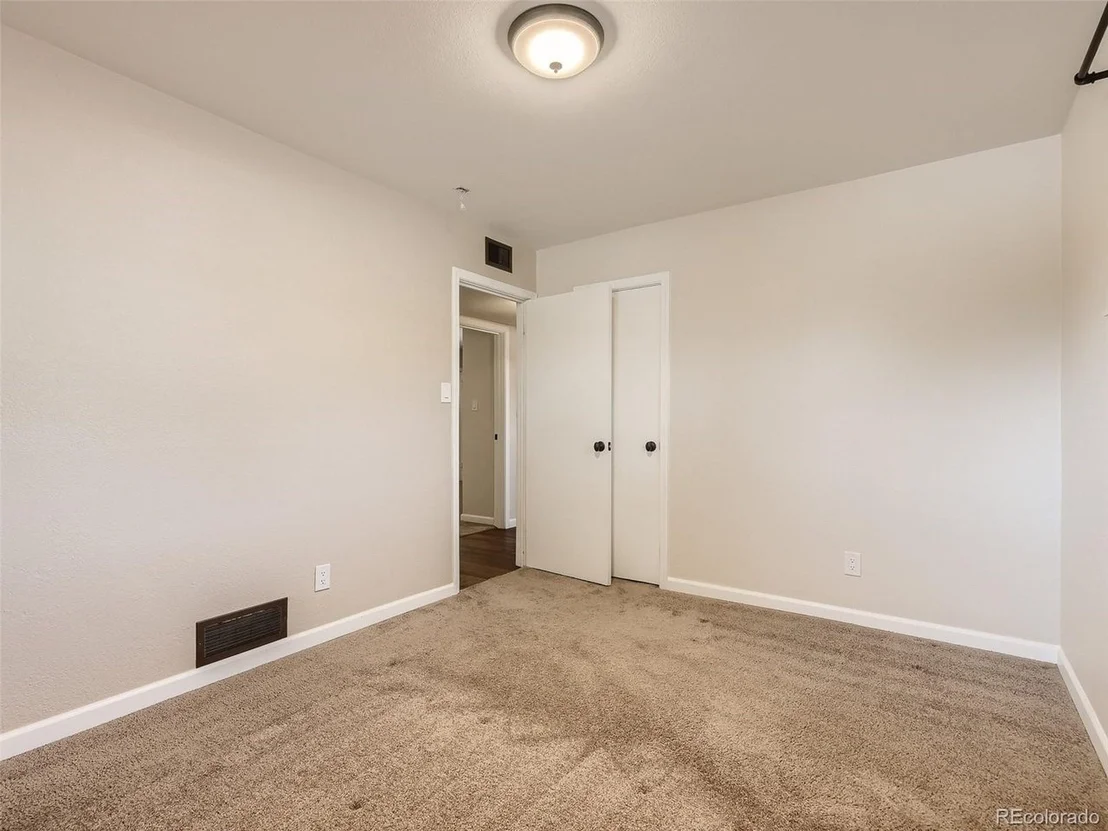 Photo of 9221 High St