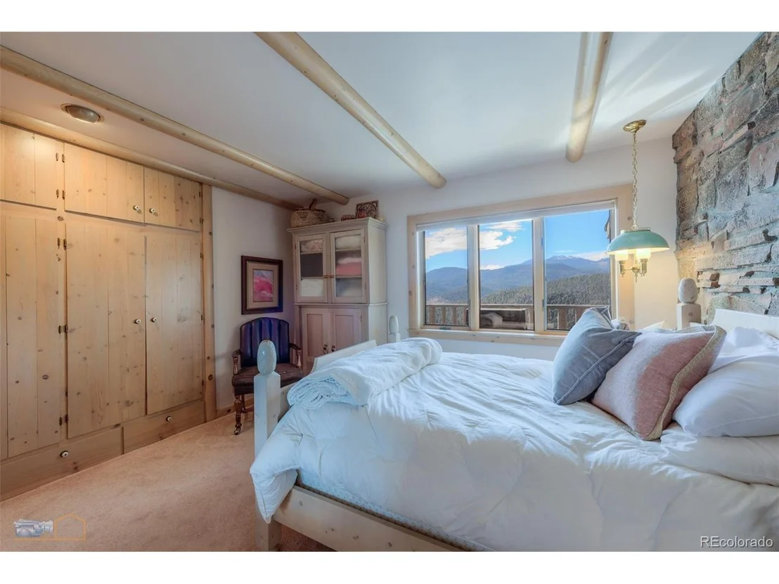 Photo of 452 Alpine Dr