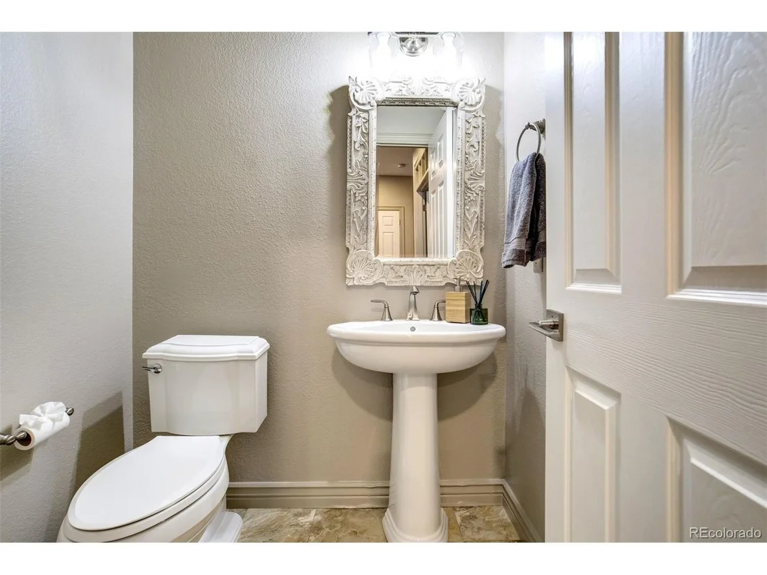 Photo of 327 Ingleton Ct