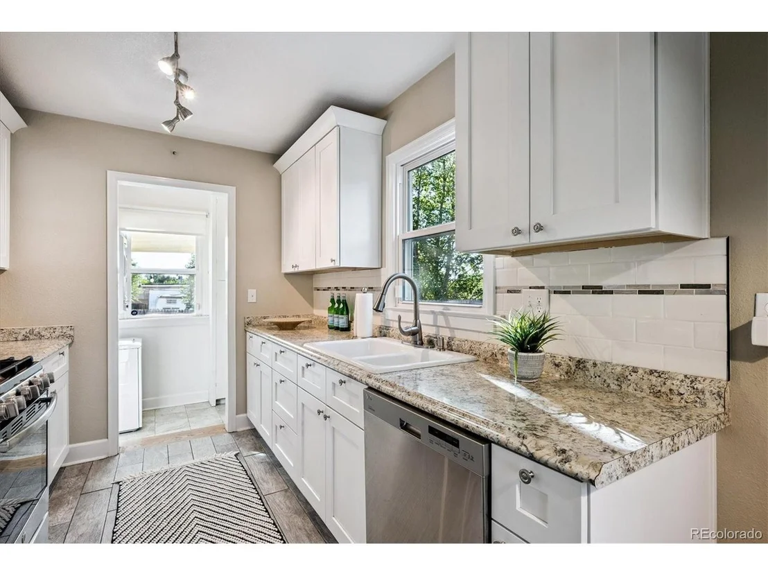 Photo of 310 King St