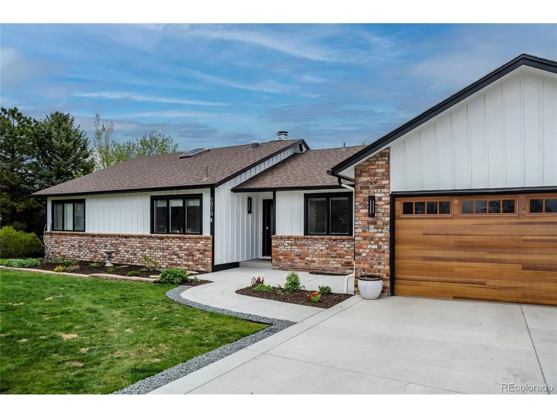 Photo of 1213 Crestmoor Dr