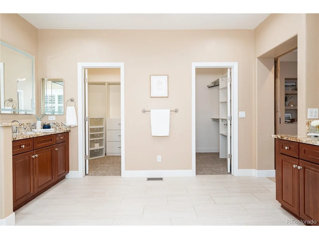 Photo of 10960 Glengate Cir