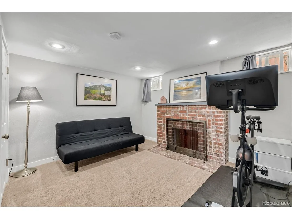 Photo of 4144 Grove St