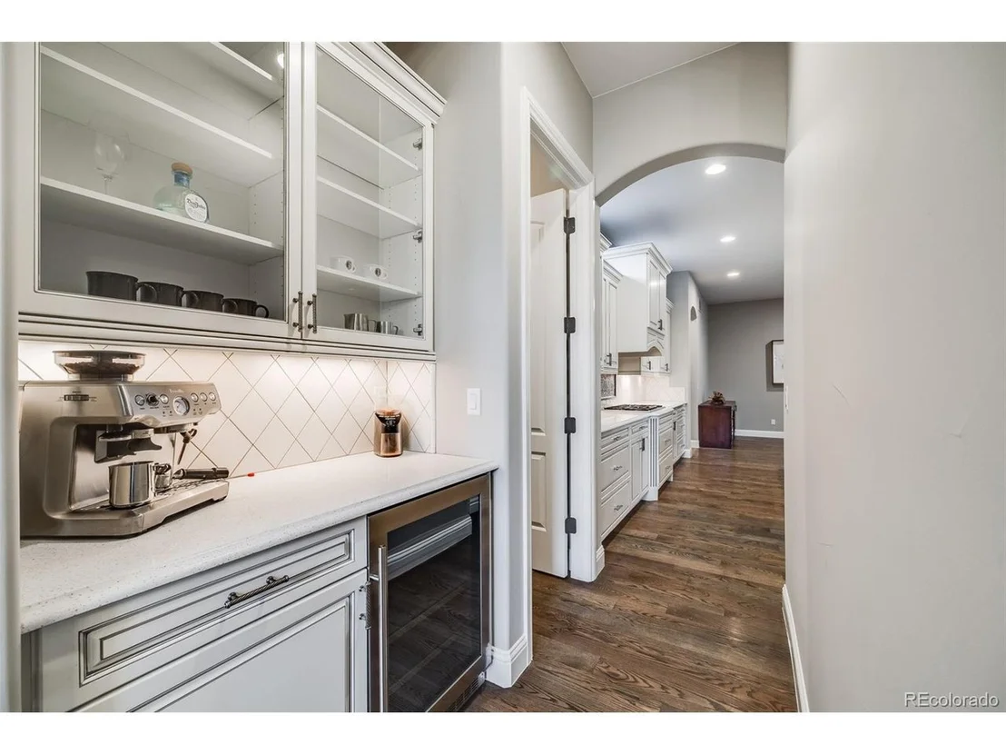 Photo of 2362 Spruce Way