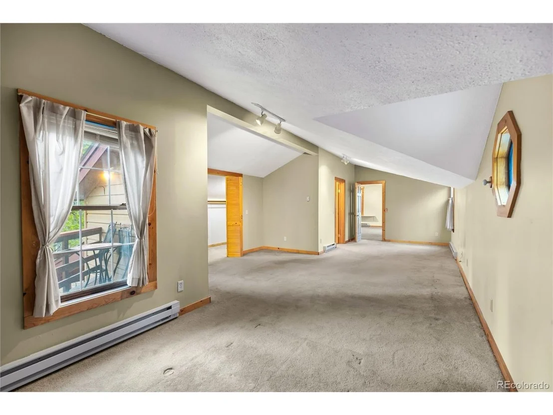 Photo of 1305 Lakeside Dr