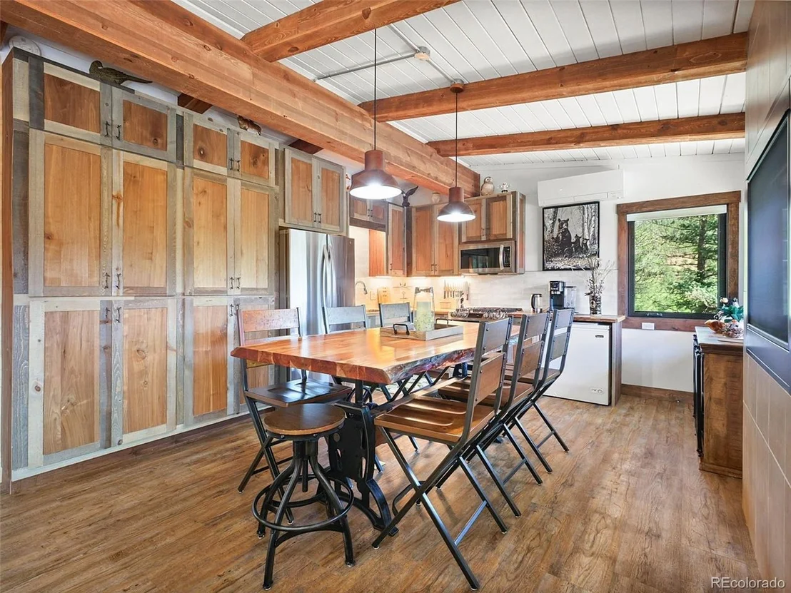 Photo of 9987 Overlook Rd