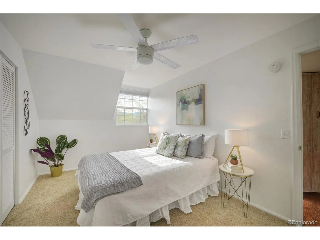 Photo of Unit J35 at 3250 Oneal Cir