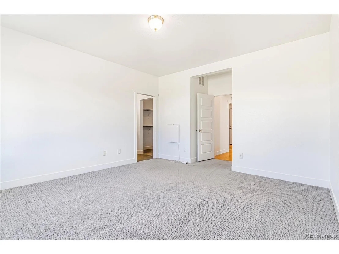 Photo of 497 Valley Way