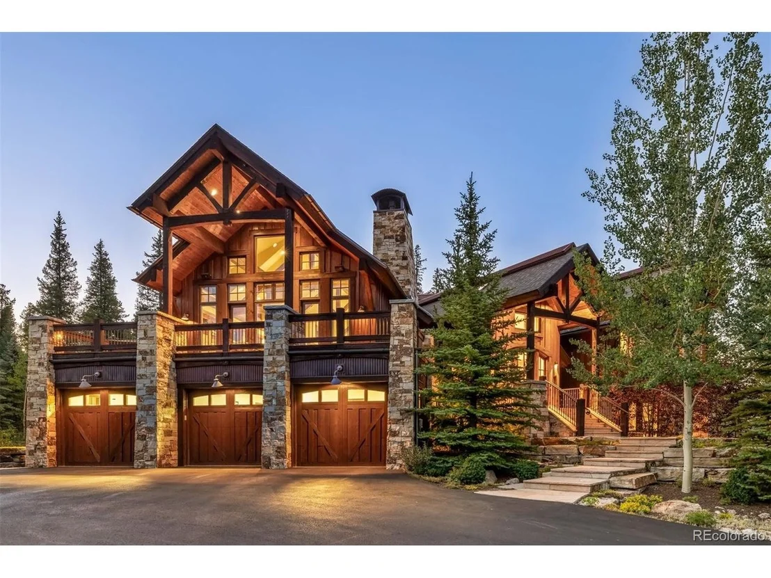 Photo of 345 Peerless Dr