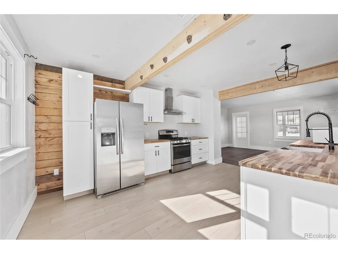 Photo of 404 S Range Ave
