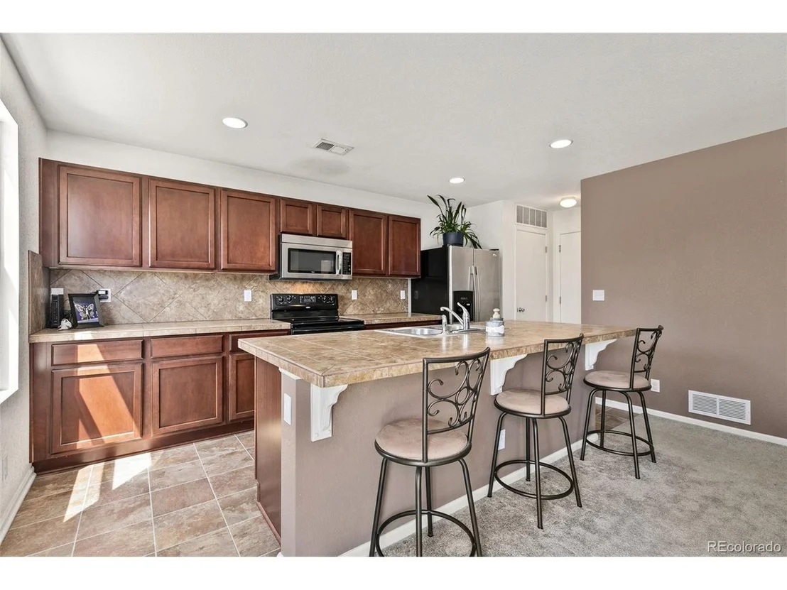 Photo of 875 Lonewolf Cir