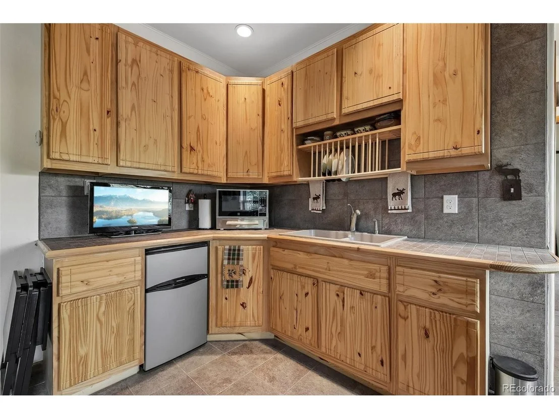 Photo of 7555 Rossman Gulch Rd